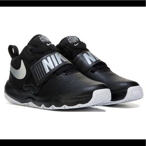 Nike d8 basketball shoe